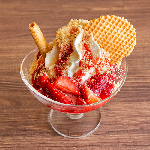 Eisbecher Erdbeer