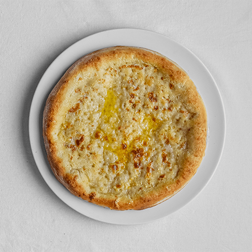 Pizzabrot mit Öl und Schrotpfeffer