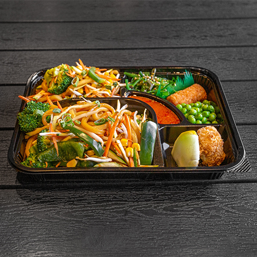 Fried Udon noodle with vegetables of the season