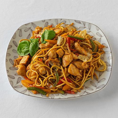 Gebratene Nudeln mit Hühnerfleisch
