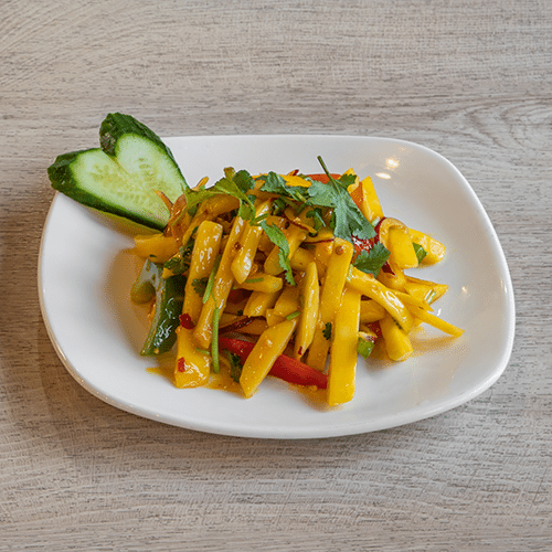 Thailändischer Mangosalat (mittelscharf, vegetarisch)