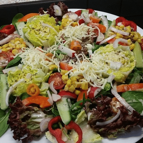 Gemischter Salat mit Käse