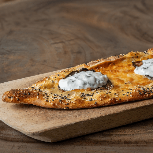 Patlicanli Nane Soslu Pide (vegetarisch)