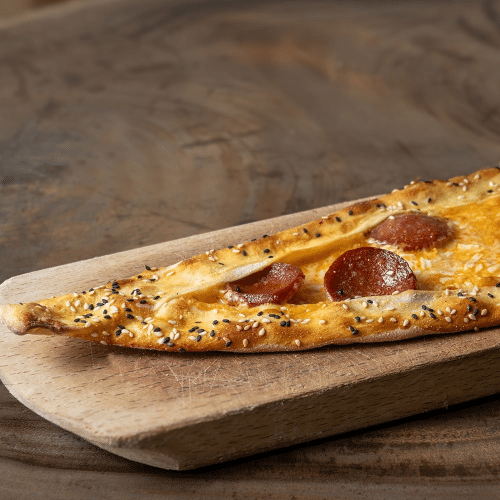 Sucuklu Pide