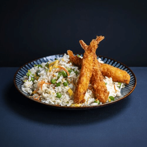 Gebratener Reis mit Tempura-Garnelen