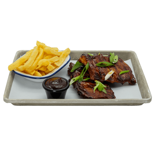 Baby Back Ribs mit Smoky BBQ Sauce mit Pommes