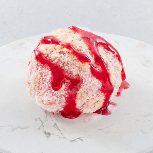 Mochi Cheesecake mit Erdbeersauce