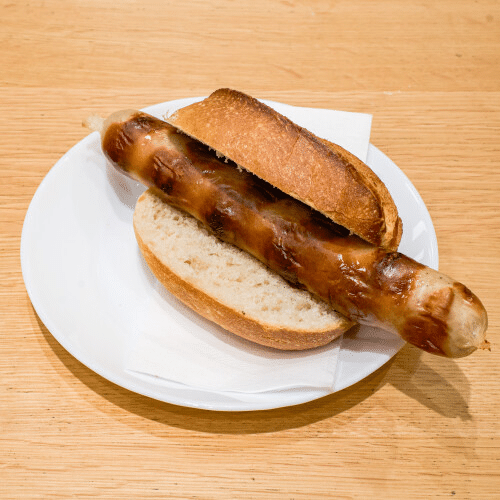 Bratwurst mit Brötchen