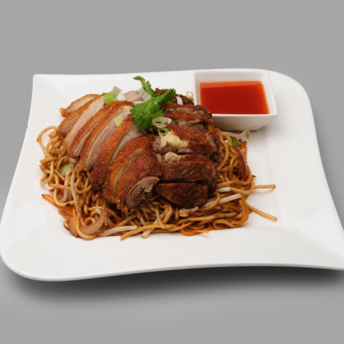 Gebratene Nudeln mit knuspriger Ente