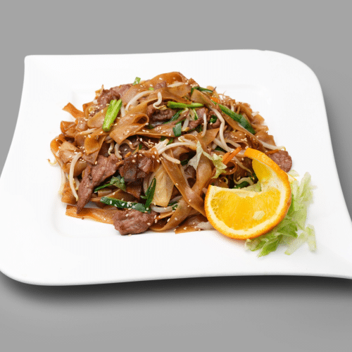 Gebratene Reisbandnudeln mit Rindfleisch