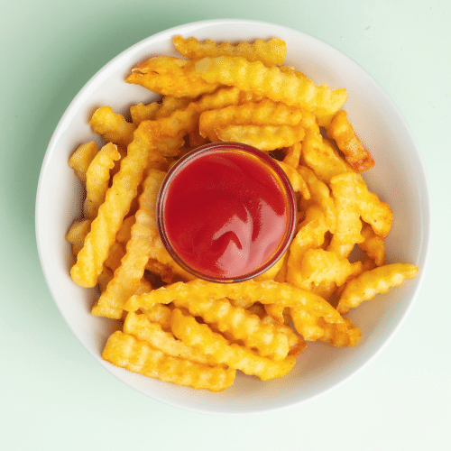 Pommes Frites mit einer Sauce nach Wahl