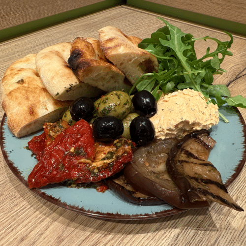 Antipastiteller für eins bis zwei Personen (Mediterran)