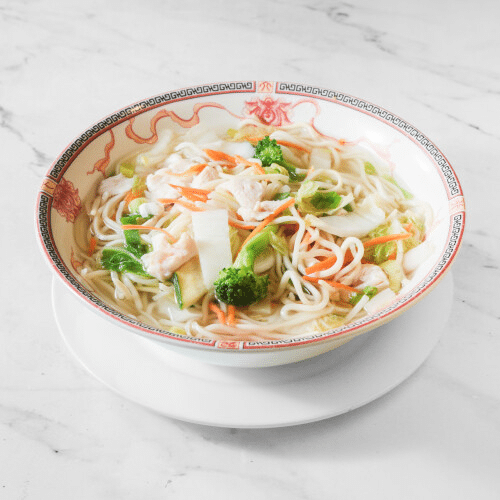 Eiernudel-Suppe mit Hühnerfleisch