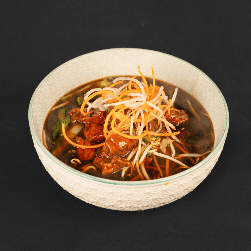 Nudelsuppe des Hauses