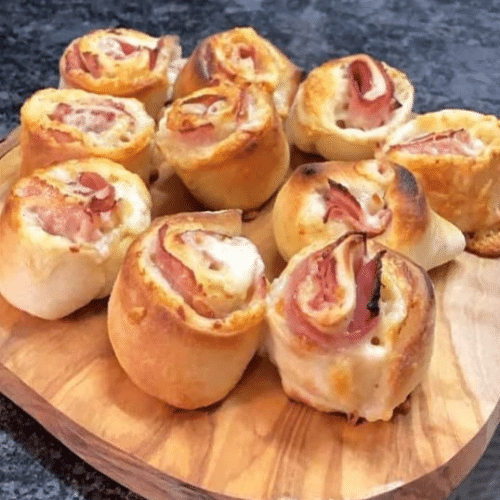 Gefüllte Pizzabrötchen mit Vorderschinken