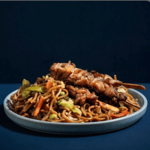 Bowls-gebraten Nudeln mit Yakitori
