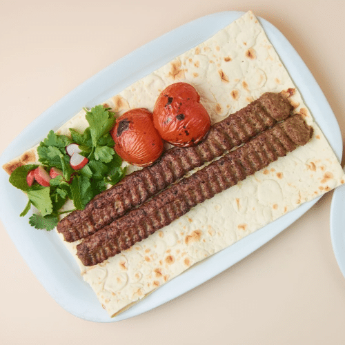 Kabab Kubideh (2 Stück) mit Brot