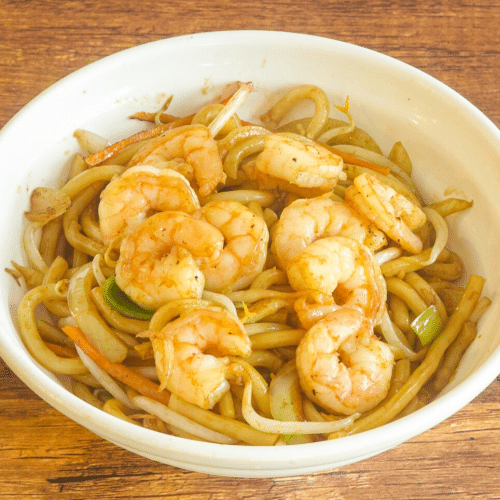 Gebratene Udon mit Garnelen