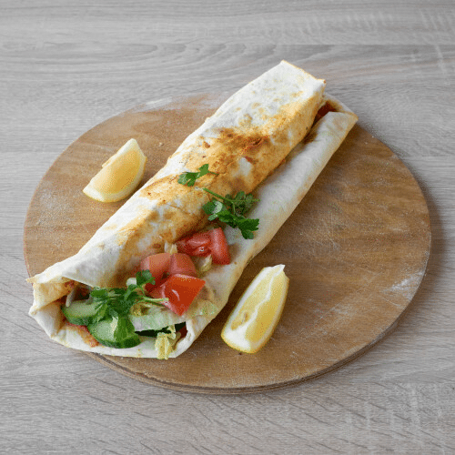 Lahmacun mit Salat