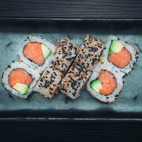 Alaska Roll mit Sesam