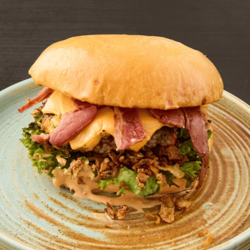 Röstzwiebel-Cheeseburger