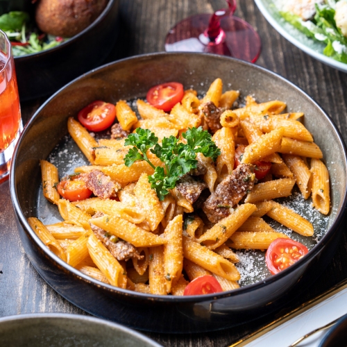 Penne Arrabiata mit Rinderfiletspitzen