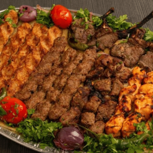 Verschiedene Grillsorten Teller