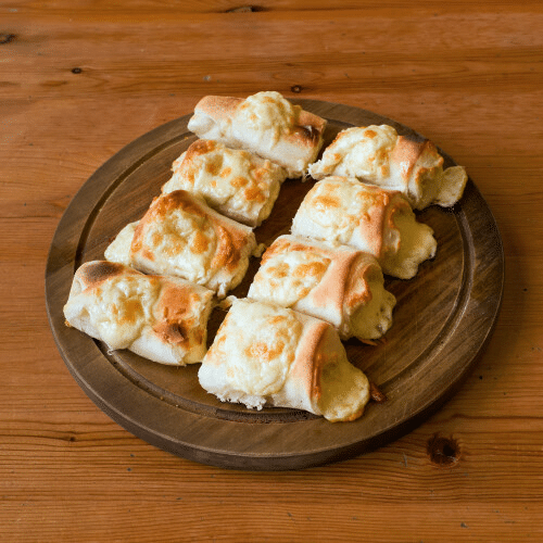 Gefüllte Pizzabrötchen mit Käse (8 Stück)