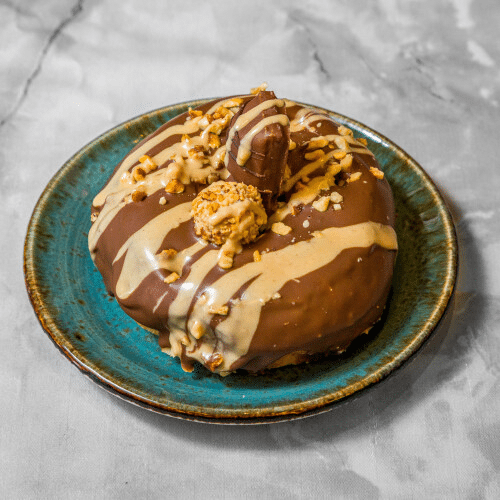 Premium Donut Bueno mit Vollmilch Glasur