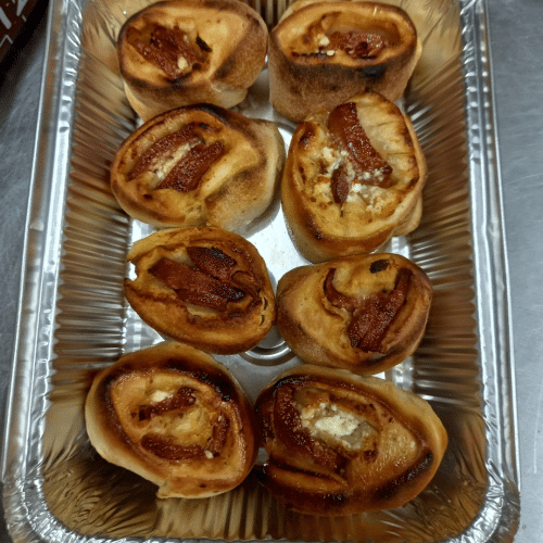 8 (Stück Pizza Brötchen) S S