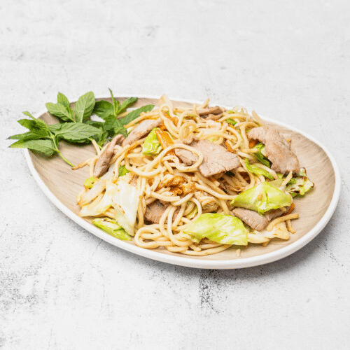 Gebratene Eiernudeln mit Rindfleisch