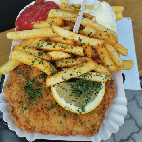 Angebot - Schnitzel Pommes und Getränk