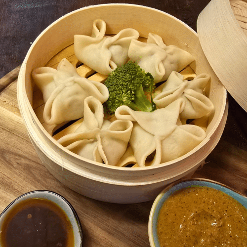 Lamm Momo Kothey