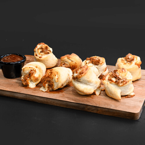 Pizzabrötchen mit Thunfisch und roten Zwiebeln (8 Stück)