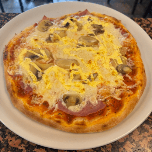 Pizza Salami Spezial