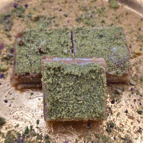 Butterquadrate mit Pudding und Pistazienstreusel 100g