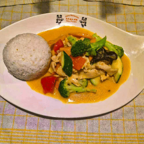 Thai-Curry mit Hähnchenbrust und Gemüse