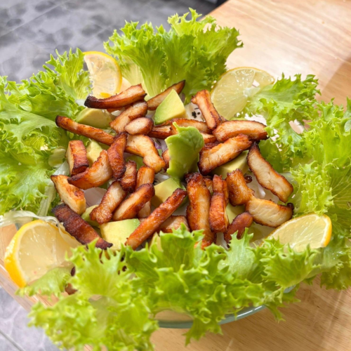 Caesar salad with chicken