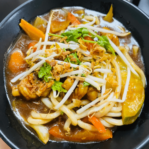 Udon Nudeln mit Rindfleisch - Pikante Soße