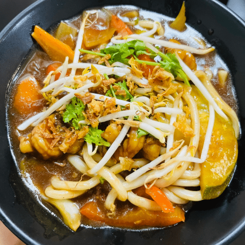 Udon Nudeln mit Tofu - Pikante Soße
