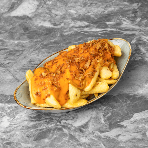 Steak-House Fries mit Chili-Cheese Sauce und Röstzwiebel