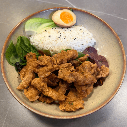 Knuspriges Schweinefleisch mit Pfeffer und Salz