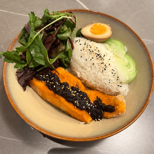 Lachs mit schwarzer Pfeffersauce