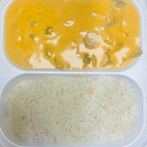 Rotes Curry mit Hähnchenfleisch (scharf)