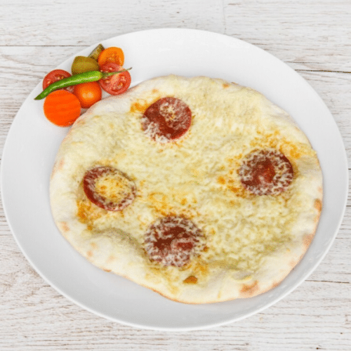 Levantine Spezialitätenpizza (Manakish) - Türkische Sucuk mit Gouda