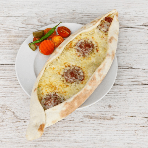 Orientalisches Gebäck Piede - Türkische Sucuk mit Gouda
