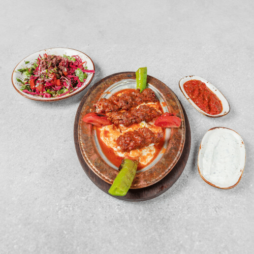 Yoğurtlu Adana Kebap (scharf)
