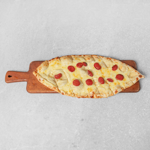 Sucuklu Kaşarli Pide