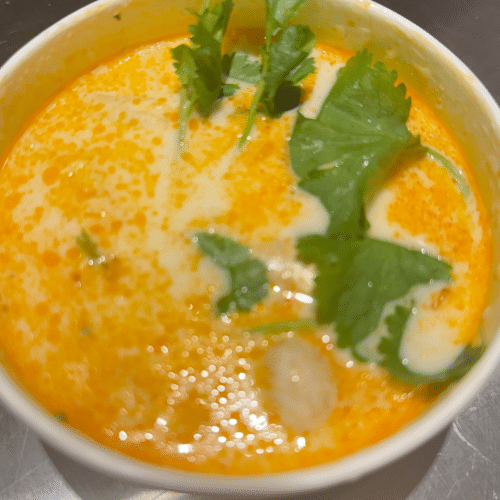 Tom Kha Suppe mit Hähnchenfleisch