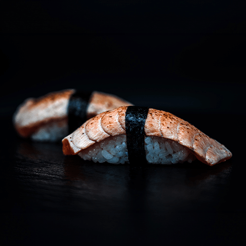 Nigiri flambierter Lachs